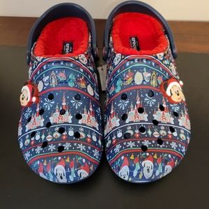 BNWT Disney Christmas Crocs. Size M7 W9